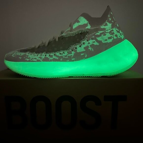 Yeezy 380 Calcite Glow Men's Size 9 US - Picture 1 of 10